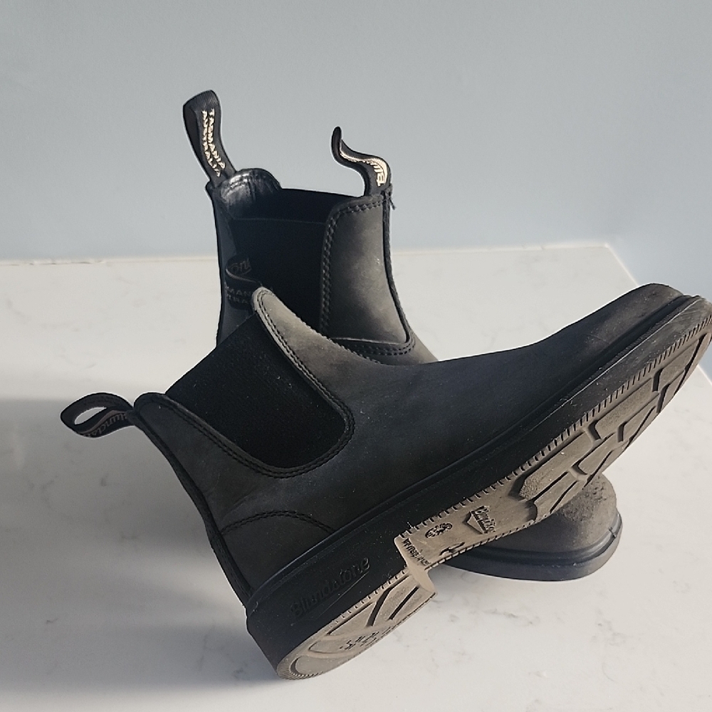 Blundstone Dark Gray Chelsea Boots